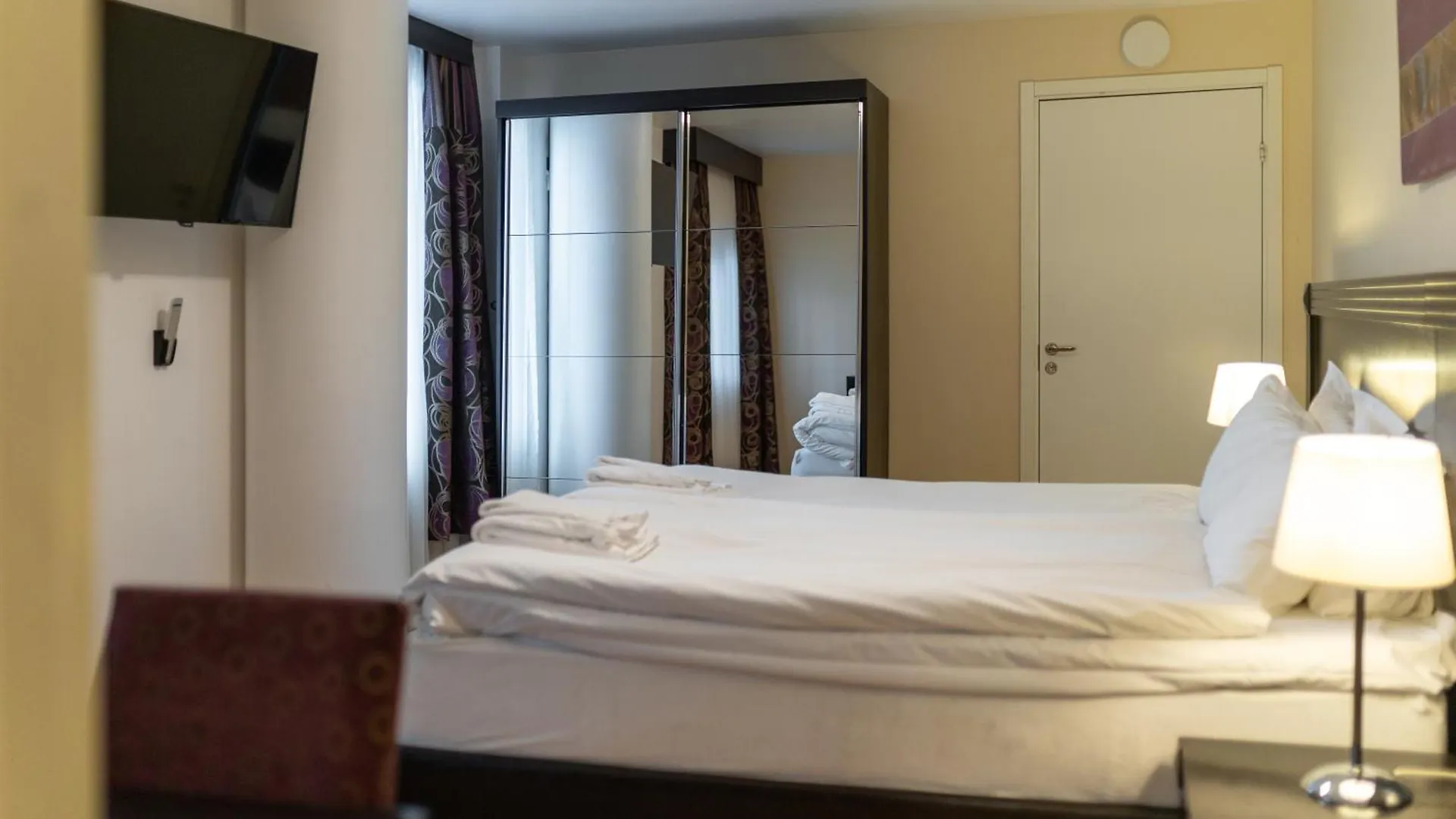 ***  Solna Park & Hotel Suecia